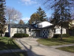 330 University Dr., Buffalo Grove, IL 60089