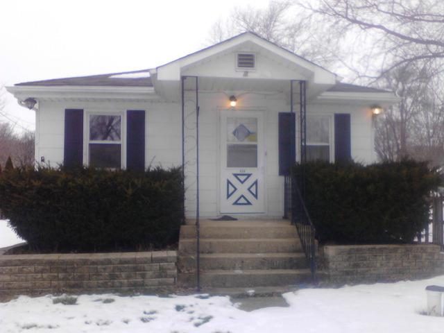 424 W Riverside Dr., Mchenry, IL 60051