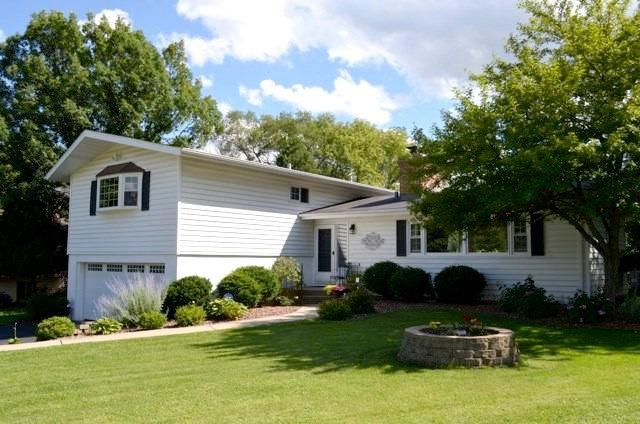 136 S Deerpath Rd., Barrington, IL 60010