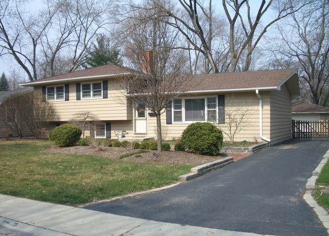 213 Elmwood Dr., Naperville, IL 60540