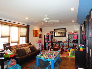 516 Bristol Ln., Schaumburg, IL 60194