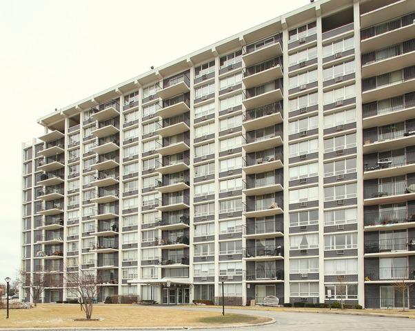 8815 W Golf Rd. #7A, Niles, IL 60714