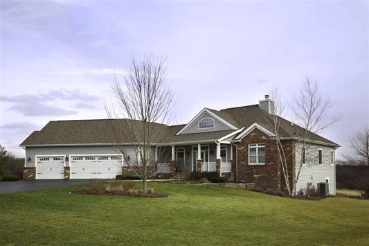 7447 Skyview Tr., Roscoe, IL 61073
