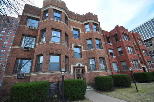707 W Montrose Ave. #2E, Chicago, IL 60613