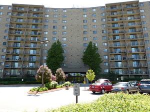 6340 Americana Dr. #211, Willowbrook, IL 60527