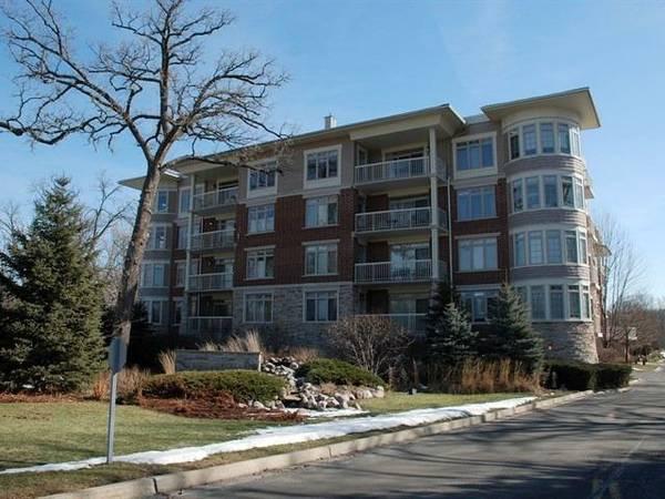 425 Benjamin Dr. #410, Vernon Hills, IL 60061