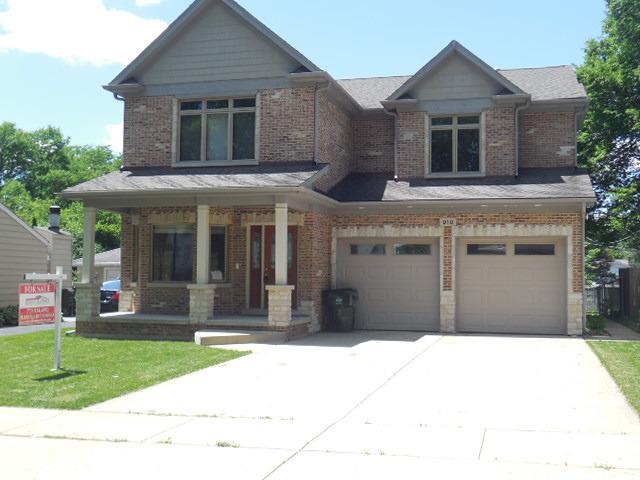910 N Beverly Ln., Arlington Heights, IL 60004