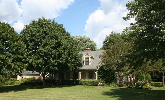 5904 Ironwood Dr., Crystal Lake, IL 60014