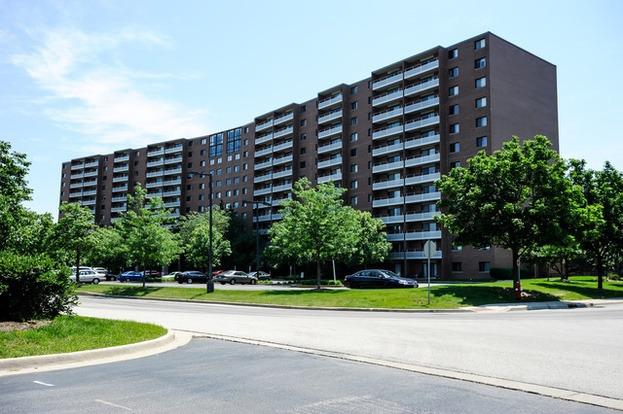 21 Kristin Dr. #601, Schaumburg, IL 60195
