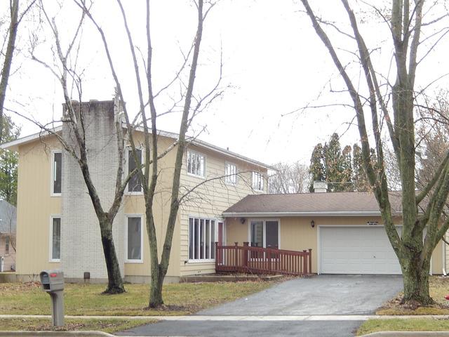 124 Manor Dr., Dekalb, IL 60115