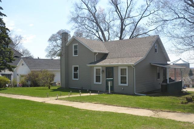 1005 N 3rd St., Ashton, IL 61006