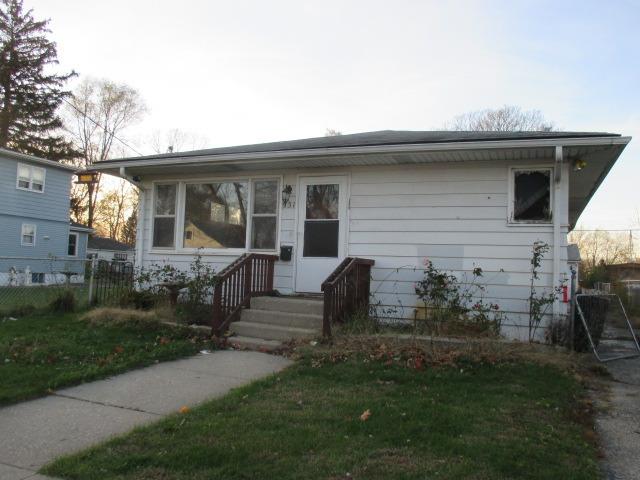 931 Oliver Ave., Aurora, IL 60506