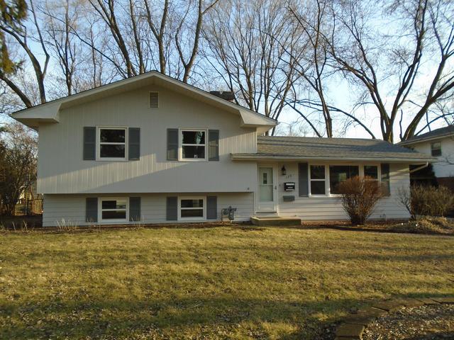 120 Sandalwood Dr., Naperville, IL 60540