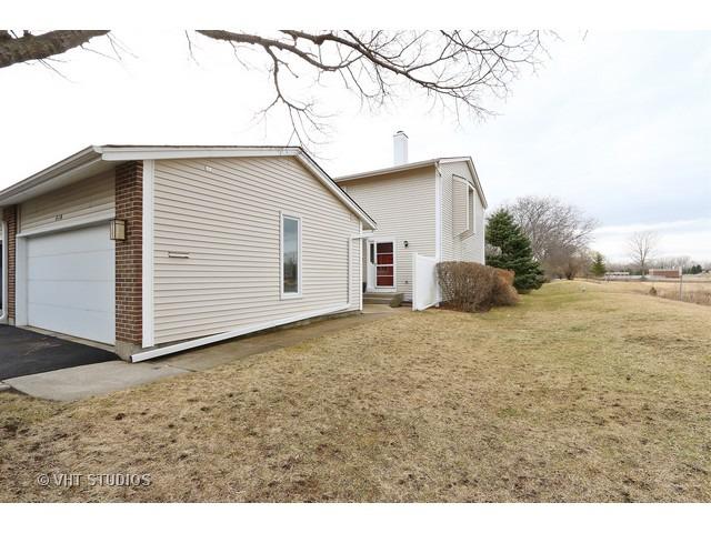 450 Skylark Ln., Deerfield, IL 60015