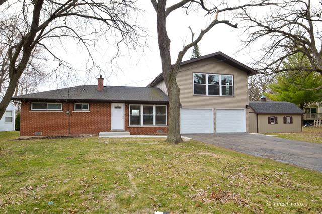 360 Hiawatha Dr., Lake In The Hills, IL 60156