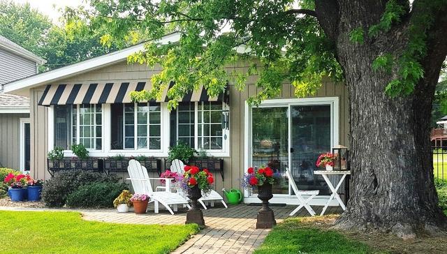 4306 N Riverdale Dr., Mchenry, IL 60051