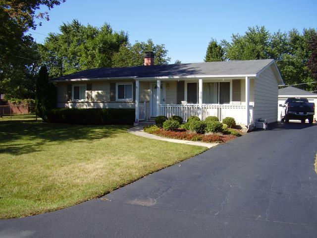 416 Hawthorne Ave., Gurnee, IL 60031