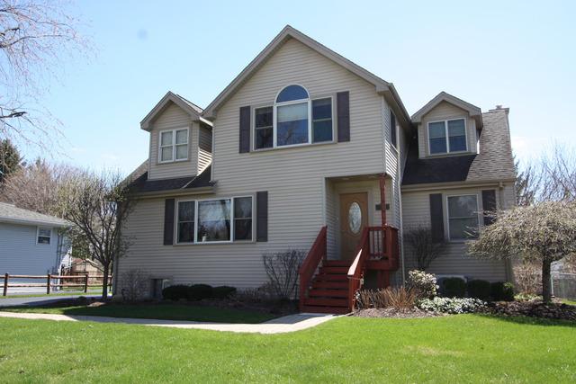 221 Holly Ave., Darien, IL 60561