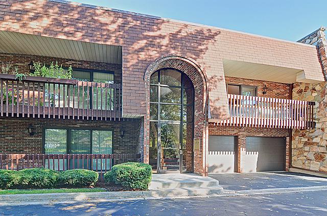 6329 Clarendon Hills Rd. #12A, Willowbrook, IL 60527