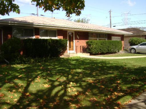 4018 Harvard Ter., Skokie, IL 60076
