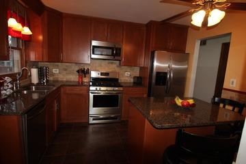 448 N California Ave., Mundelein, IL 60060