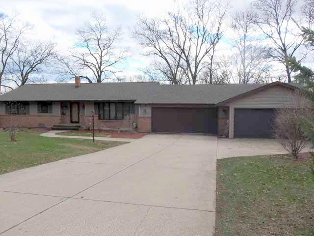 6516 N Deer Path Rd., Oregon, IL 61061