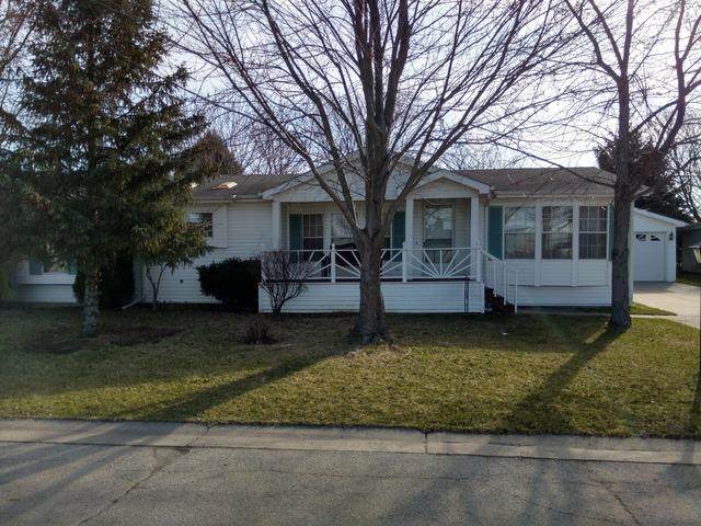 8585 Summerwood Dr., Roscoe, IL 61073