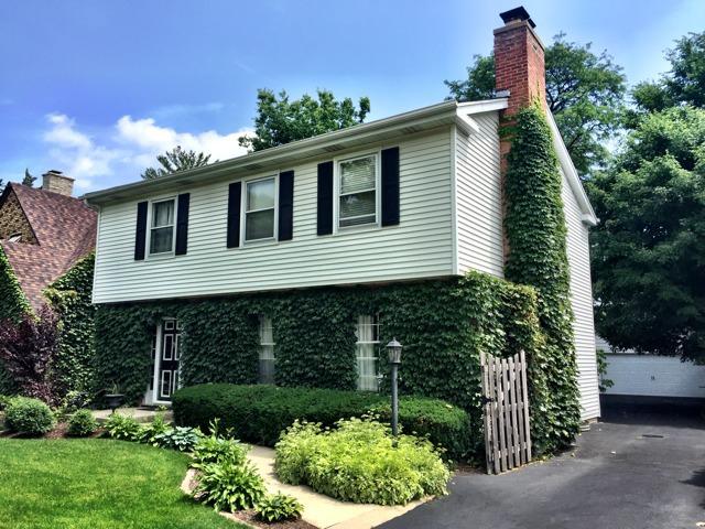 214 Le Grande Blvd., Aurora, IL 60506