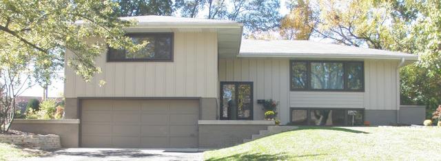 807 Edgewater Dr., Naperville, IL 60540