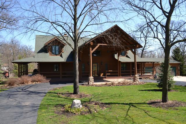 5N569 Hazelwood Ct., St. Charles, IL 60175