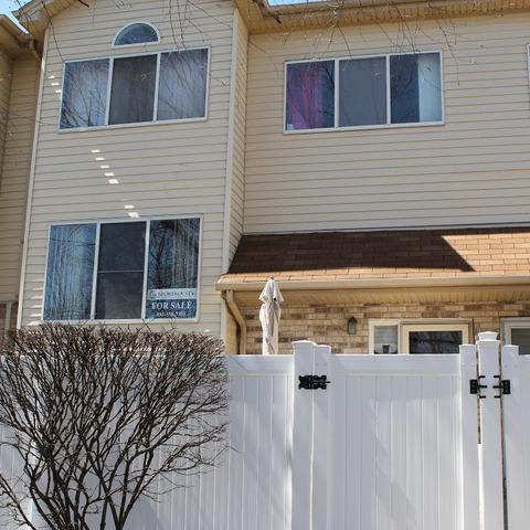 321 Park Ridge Ln. #10-F, Aurora, IL 60504