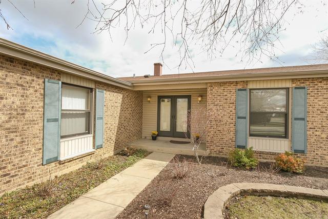 5 Shore Dr., Schaumburg, IL 60193