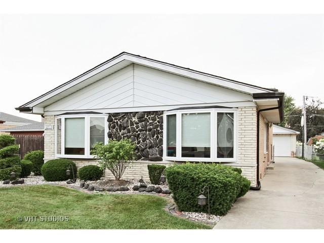 10713 Laporte Ave., Oak Lawn, IL 60453