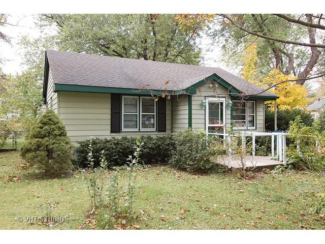 32W841 Albert Dr., East Dundee, IL 60118