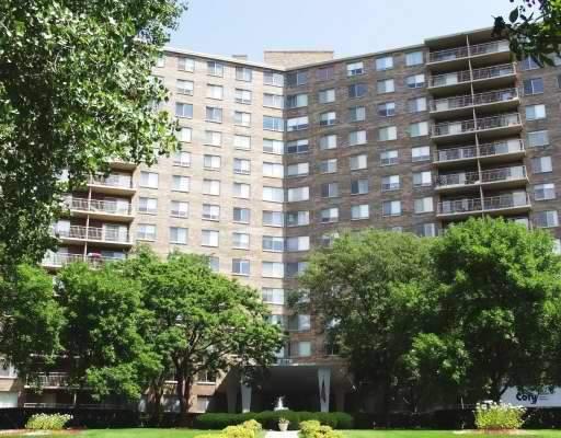 7141 N Kedzie Ave. #302, Chicago, IL 60645