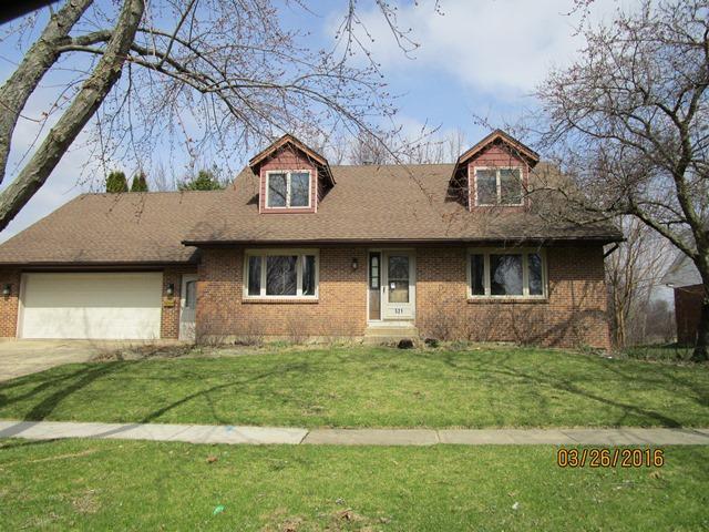 521 Ridge Dr., Dekalb, IL 60115