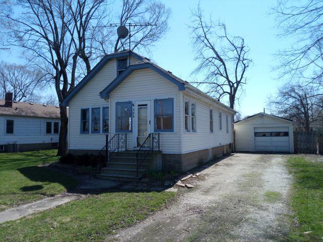 385 W Oak St., Coal City, IL 60416