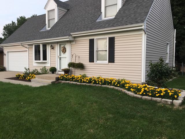 1111 Almond Dr., Aurora, IL 60506