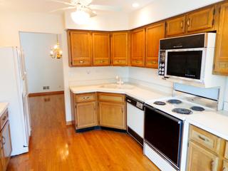 19W246 Gloucester Way, Oak Brook, IL 60523