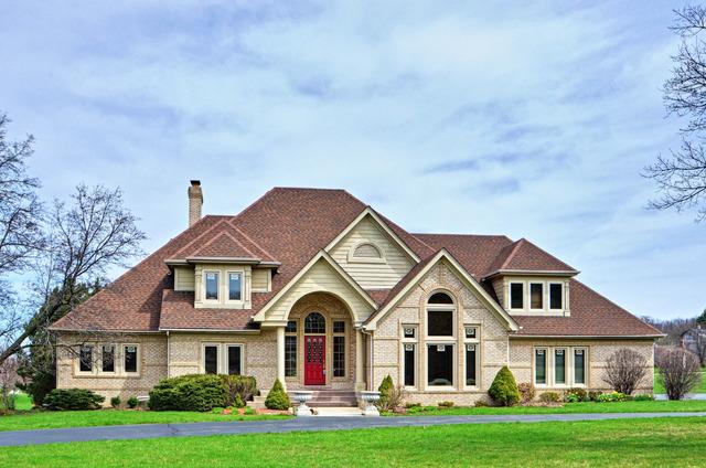37W654 Grey Barn Rd., St. Charles, IL 60174