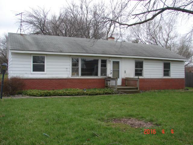 3533 Country Club Ave., Gurnee, IL 60031
