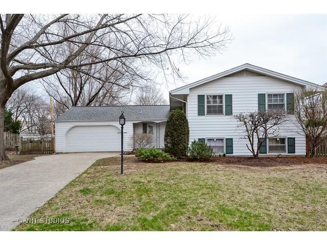 810 Tulip Ln., Naperville, IL 60540