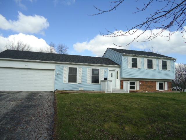201 Covington Pl., Schaumburg, IL 60194
