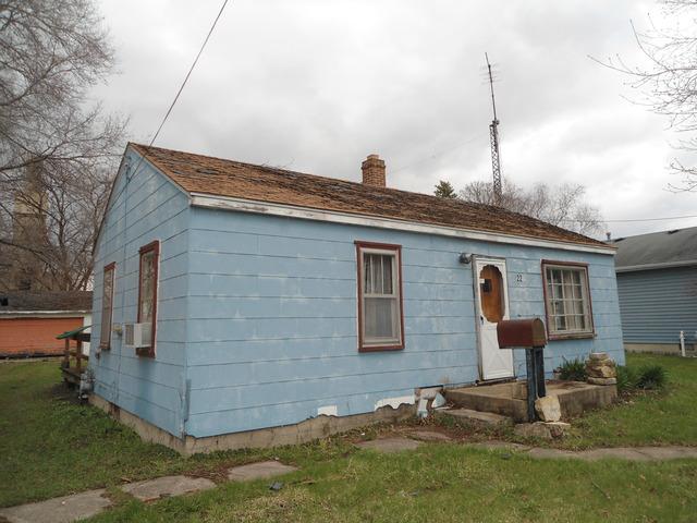 221 Dodge Ave., Dekalb, IL 60115
