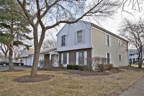 2050 Lancaster Cir. #201D, Naperville, IL 60565