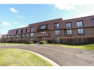 3950 Dundee Rd. #107, Northbrook, IL 60062