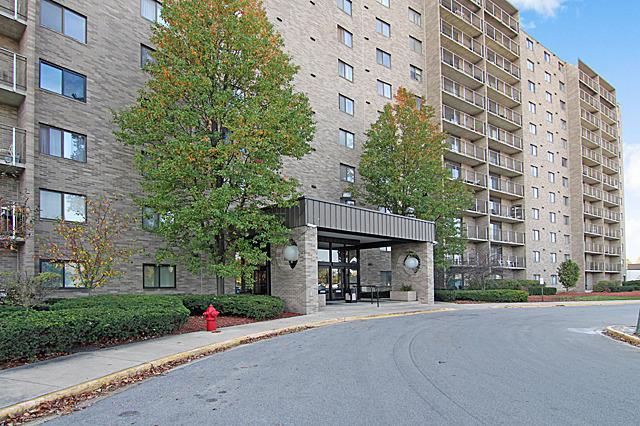 6340 Americana Dr. #819, Willowbrook, IL 60527