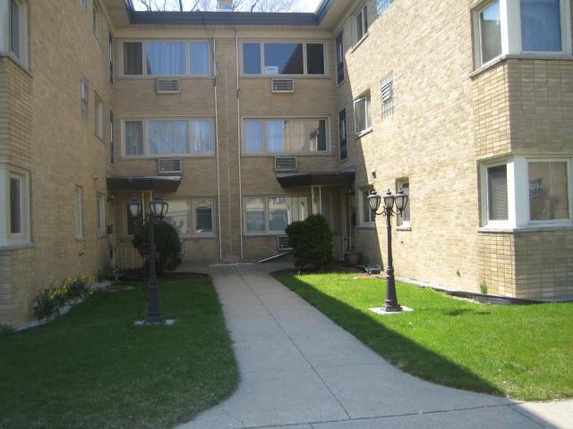 6959 W Higgins Ave. #2E, Chicago, IL 60656