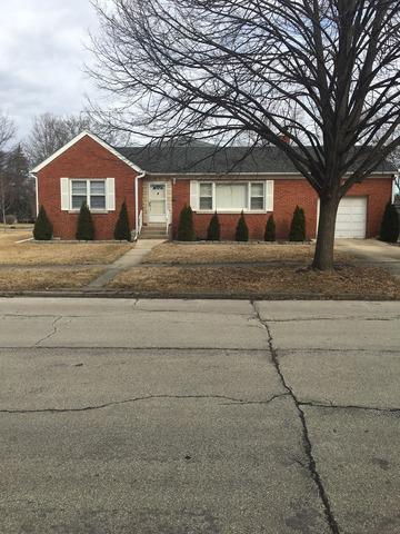 4 E Monroe St., Villa Park, IL 60181