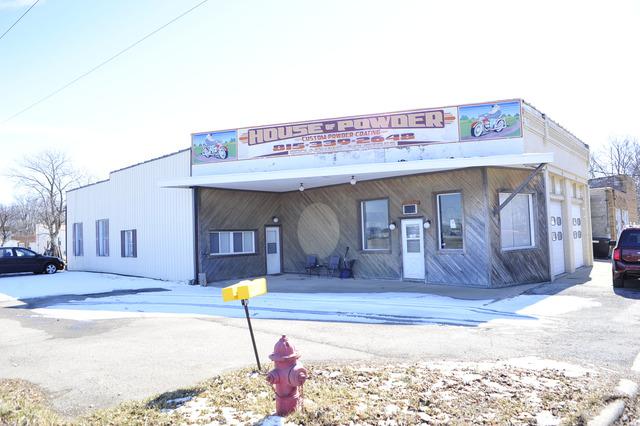 100 S 1st St. #4, Standard, IL 61363